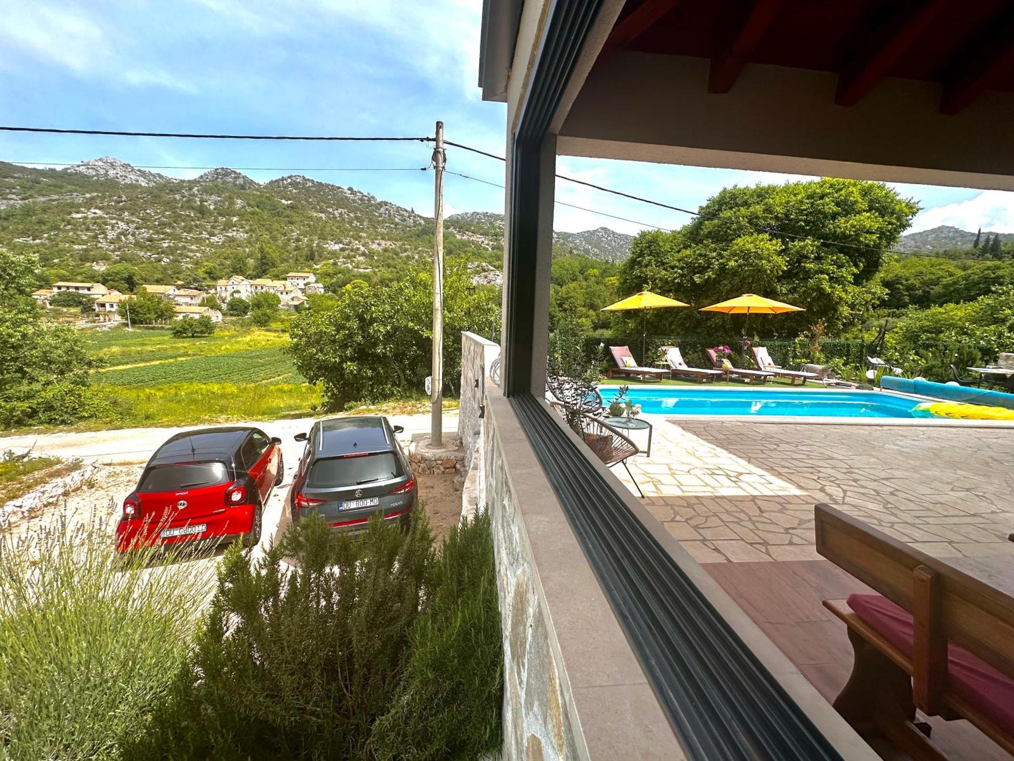 Villa Ivona With Swimming Pool And Jacuzzi Oslje Exterior foto